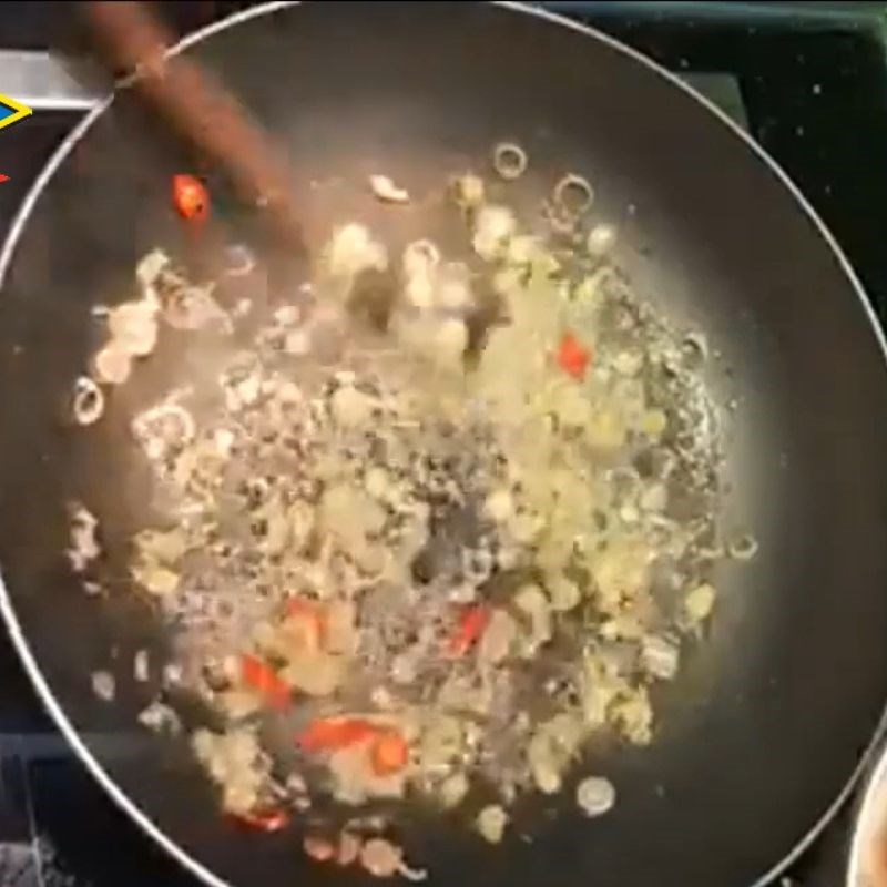 Bước 3 Xào bề bề Bề bề xào sả ớt