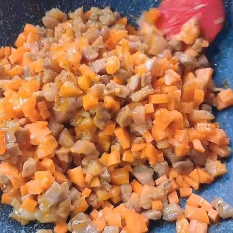 Bước 3 Xào nhân Bánh bầu Sóc Trăng
