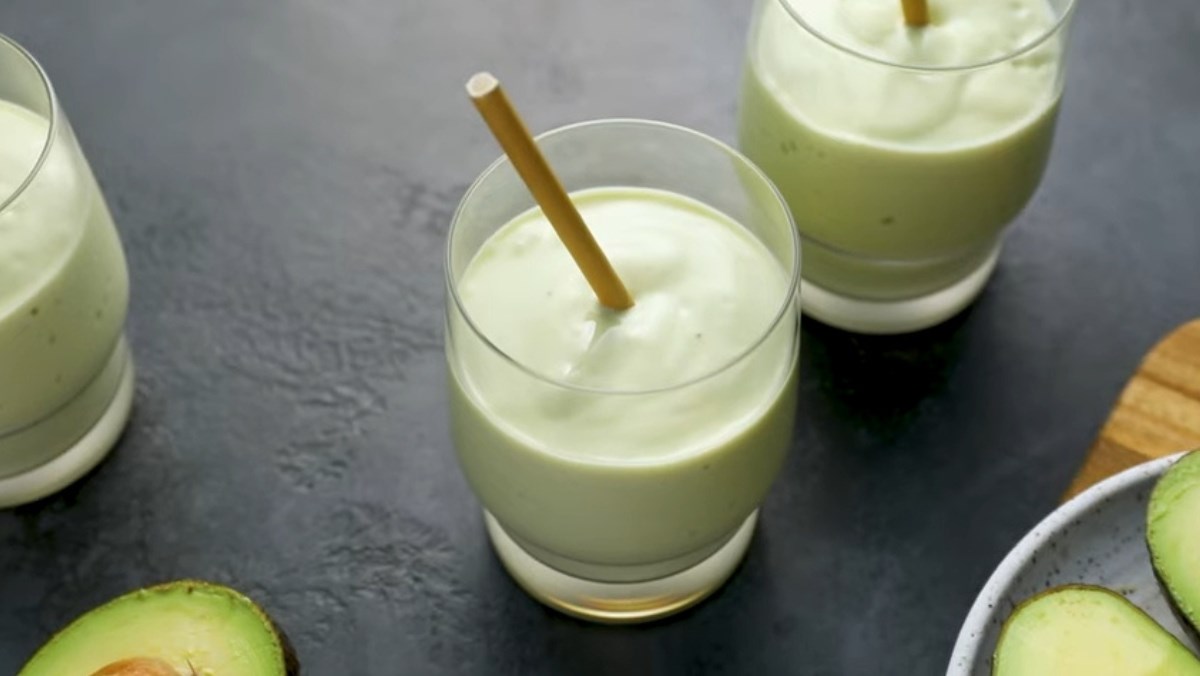 Smoothie bơ chuối