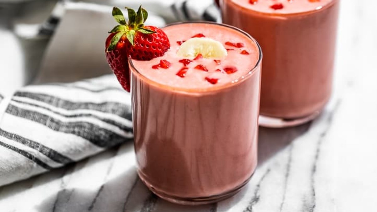 Smoothie dâu tây chuối
