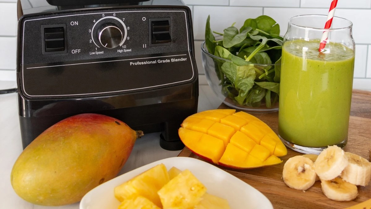 Smoothie rau bina, xoài, dứa, chuối