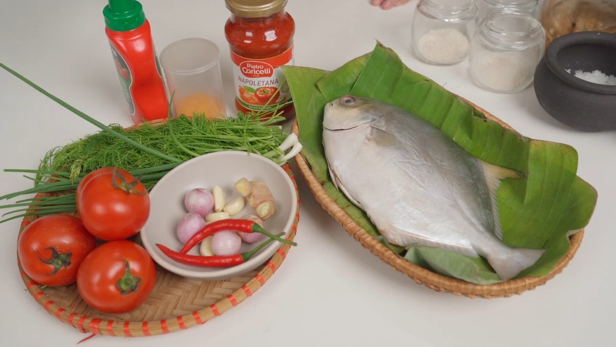 Nguyên liệu món ăn cách làm cá chim sốt cà chua
