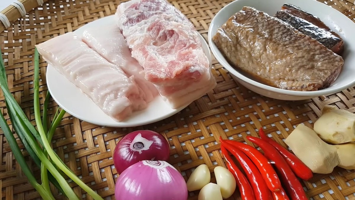 Nguyên liệu món ăn mắm cá lóc chưng thịt