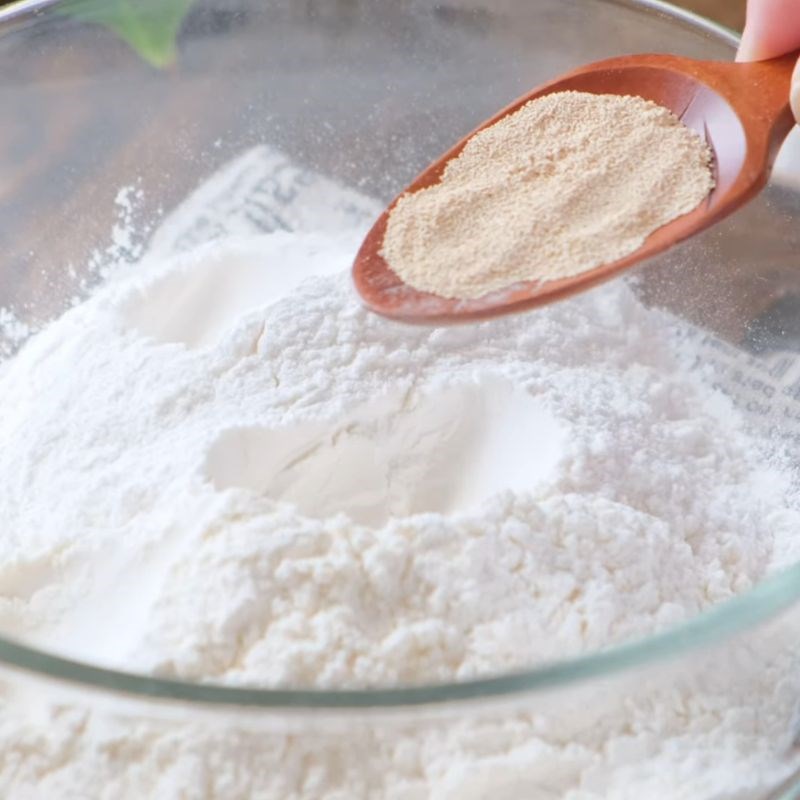 Bước 1 Trộn bột Bánh hotteok phô mai