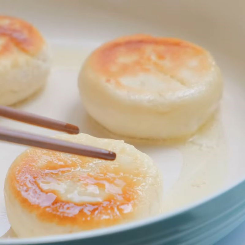 Bước 4 Chiên bánh Bánh hotteok phô mai