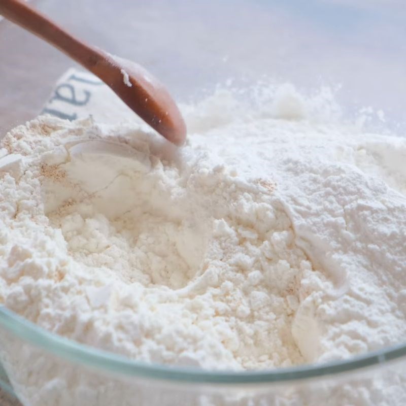 Bước 1 Trộn bột Bánh hotteok phô mai