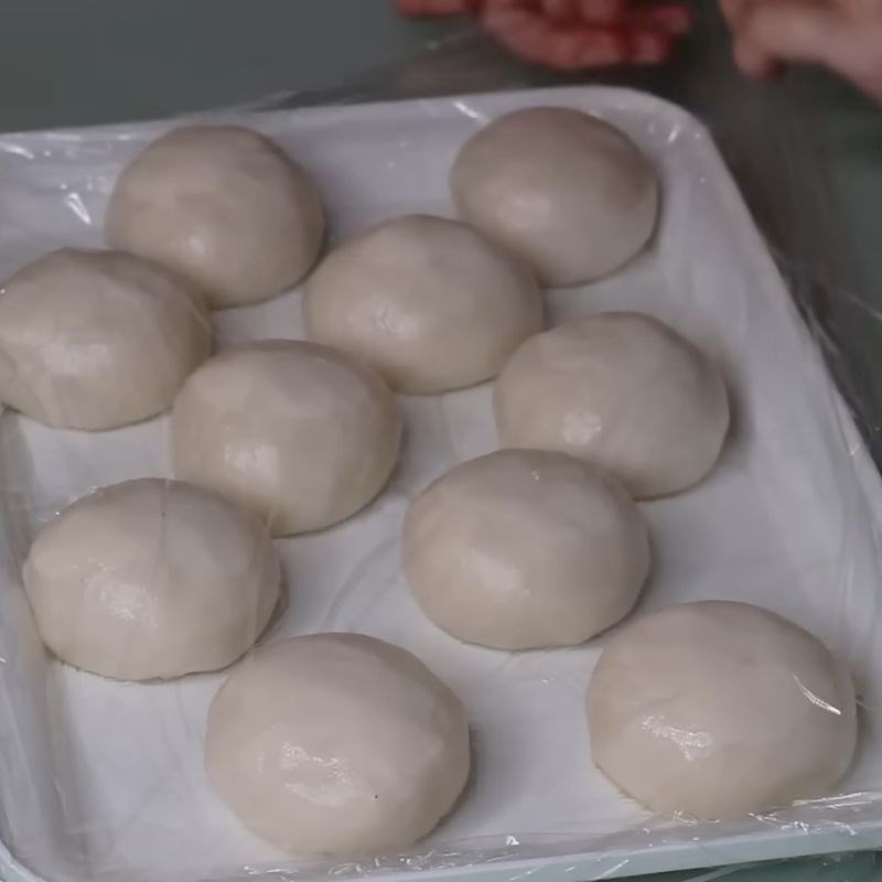 Bước 4 Bao vỏ bột Bánh pía thịt lạp