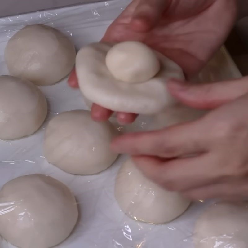 Bước 4 Bao vỏ bột Bánh pía thịt lạp