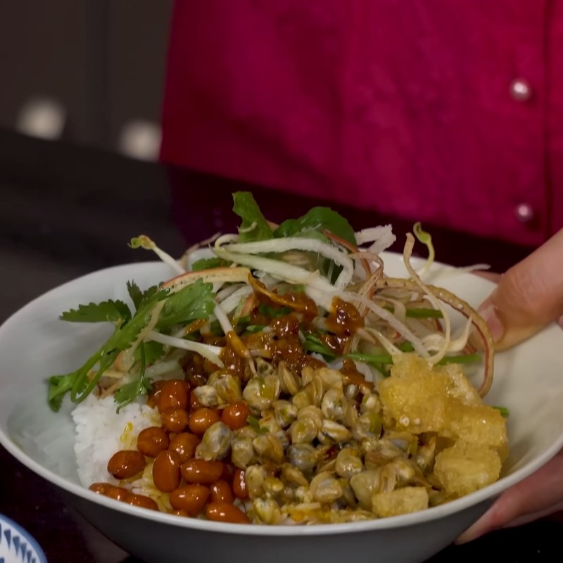 Bước 7 Bày trí món ăn Cơm hến