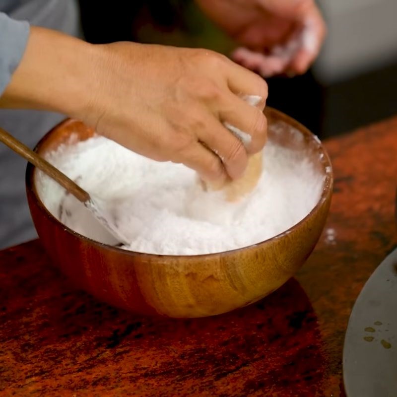 Bước 5 Cắt khúc và áo bột Chả giò Quảng Đông