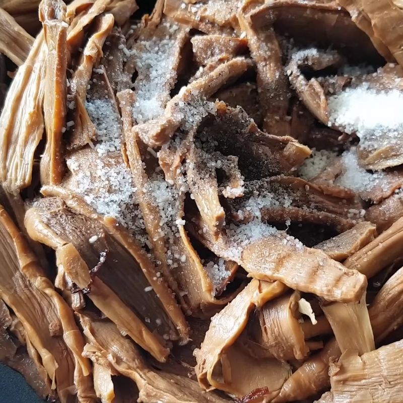 Bước 4 Chế biến măng khô Miến gà măng khô