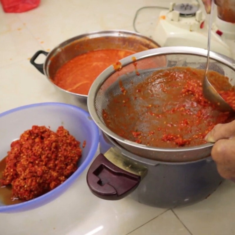Bước 2 Xay tương ớt Chí chương