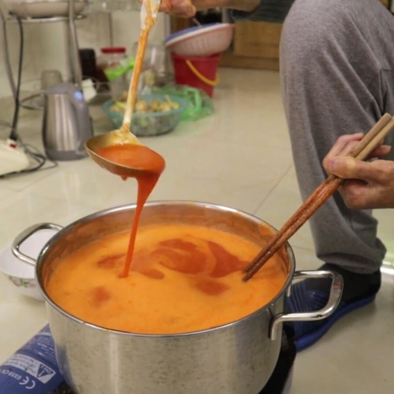Bước 3 Nấu tương ớt Chí chương
