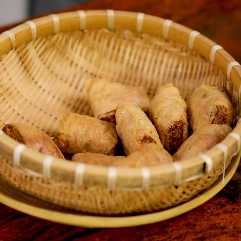 Bước 6 Chiên chả giò lần 1 (chiên sơ) Chả giò Quảng Đông