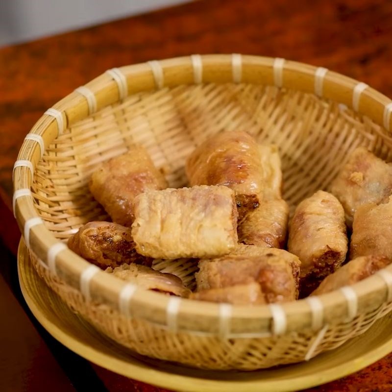 Bước 7 Chiên chả giò lần 2 (chiên vàng giòn) Chả giò Quảng Đông