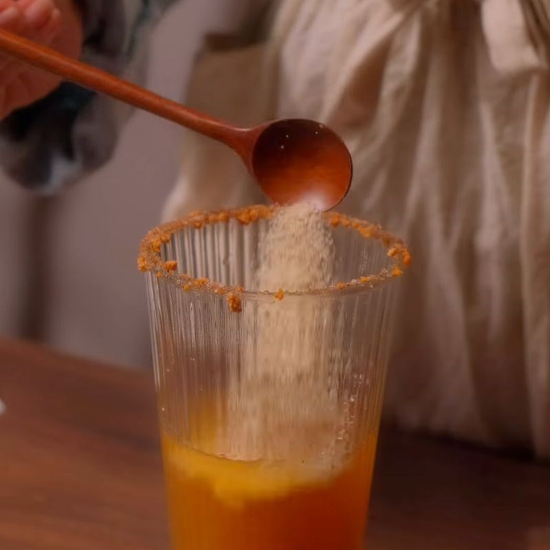 Bước 4 Công thức pha trà me muối ớt Trà me muối ớt