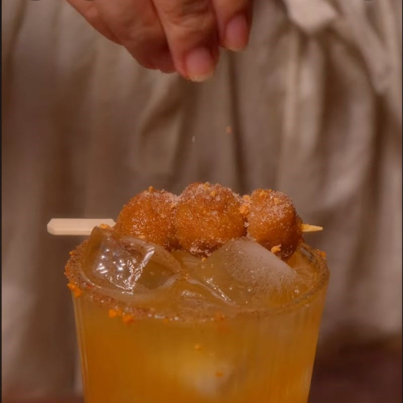 Bước 4 Công thức pha trà me muối ớt Trà me muối ớt