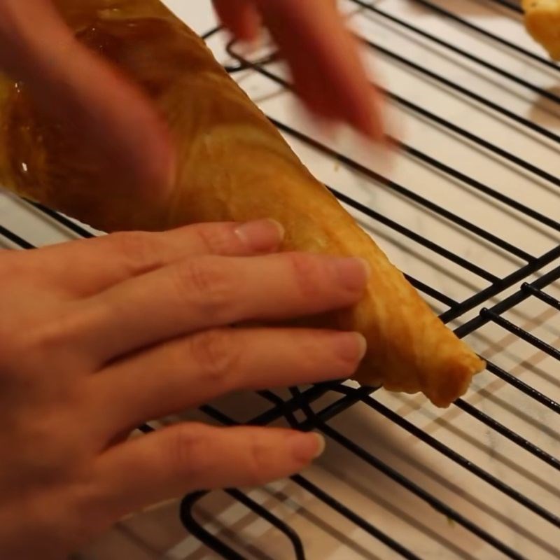 Bước 6 Cuộn và làm nguội bánh Bánh kẹp giòn