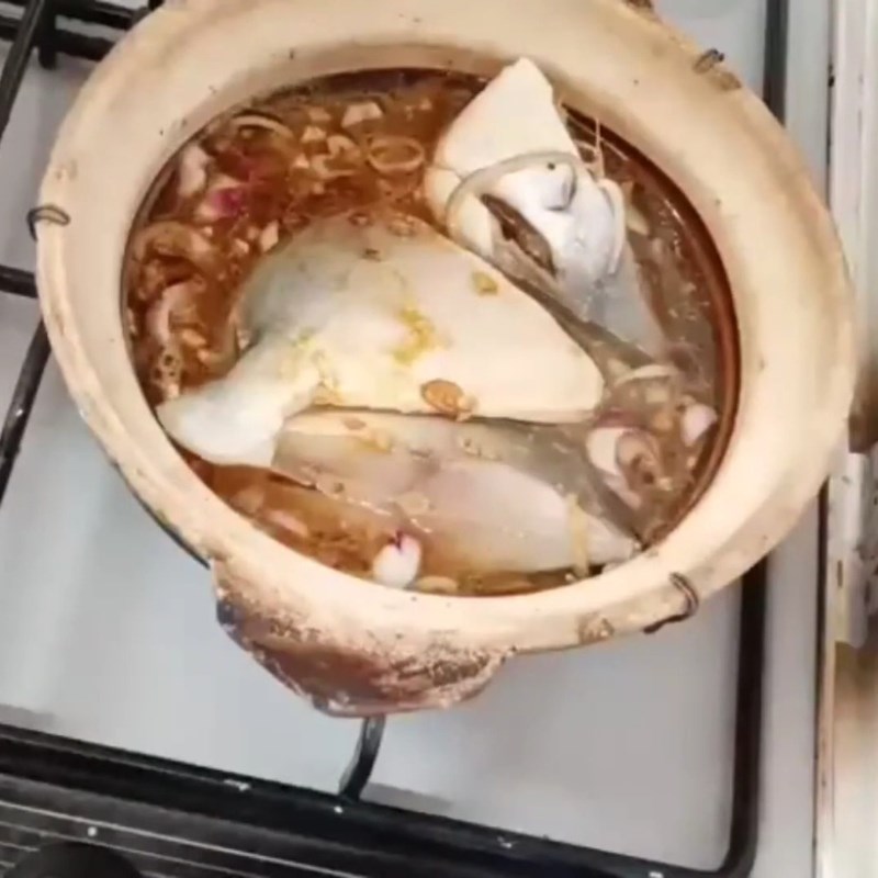 Bước 3 Kho cá Cá chim kho tộ