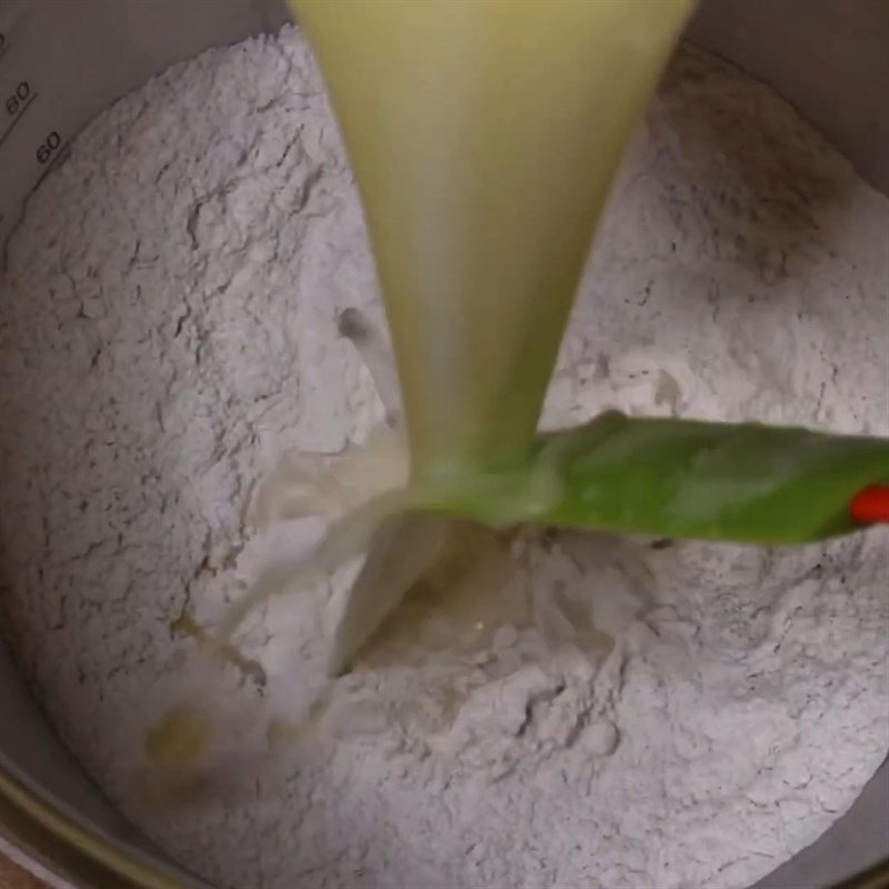Bước 2 Làm bánh mì ngọt Bánh mì kẹp kem