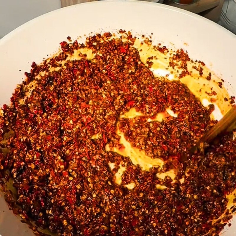 Bước 2 Làm ớt chưng dầu Ớt chưng dầu