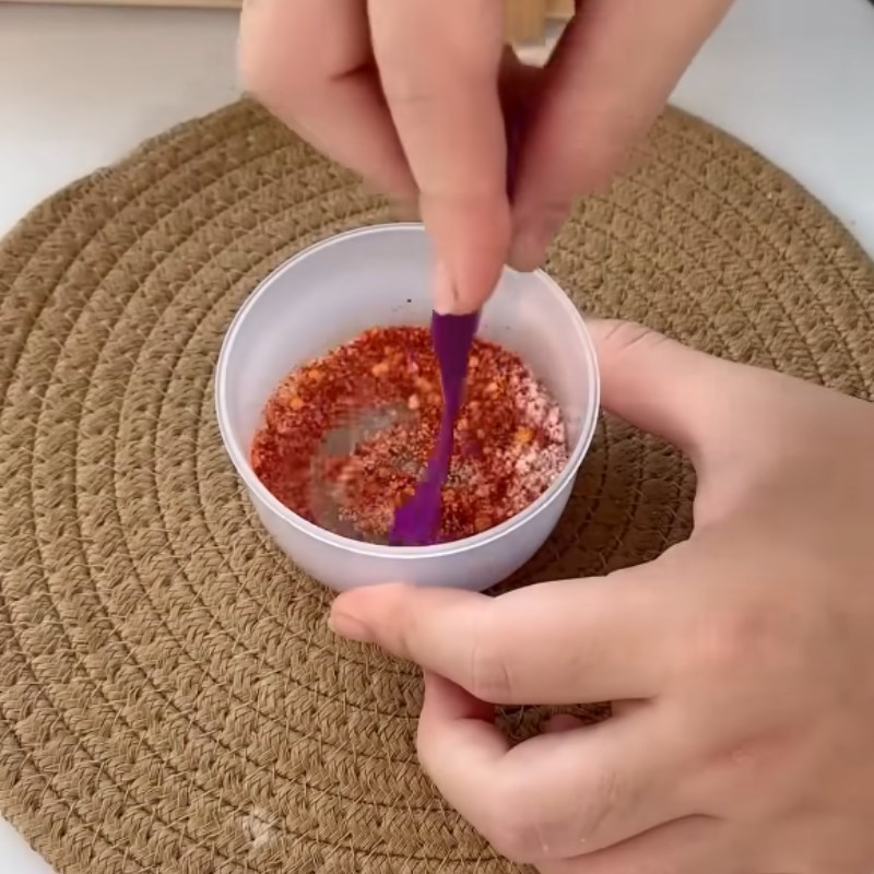 Bước 5 Làm ráo sấu và trộn muối ớt Ô mai sấu giòn chua cay