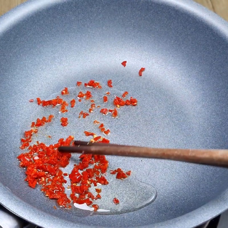 Bước 3 Làm sốt rim Tôm rim tỏi
