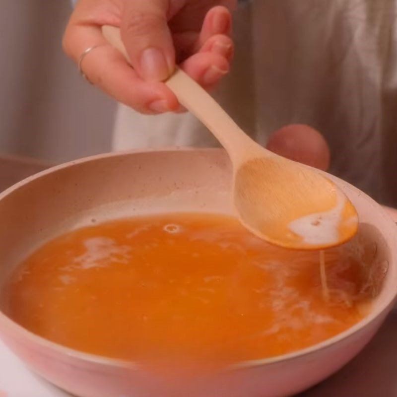 Bước 2 Nấu nước cốt me Trà me muối ớt