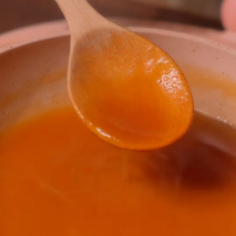 Bước 2 Nấu nước cốt me Trà me muối ớt