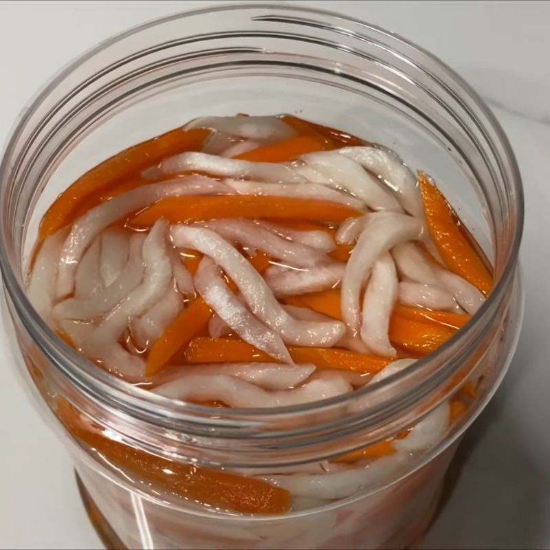 Bước 5 Ngâm dưa chua Đồ chua bánh mì
