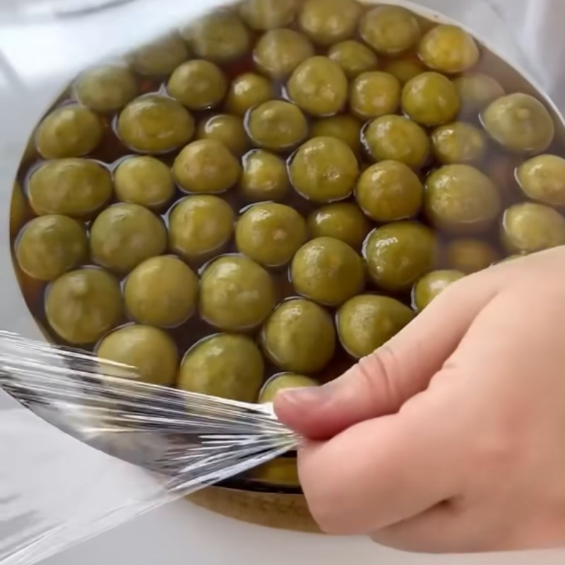 Bước 4 Ngâm sấu với nước đường Ô mai sấu giòn chua cay