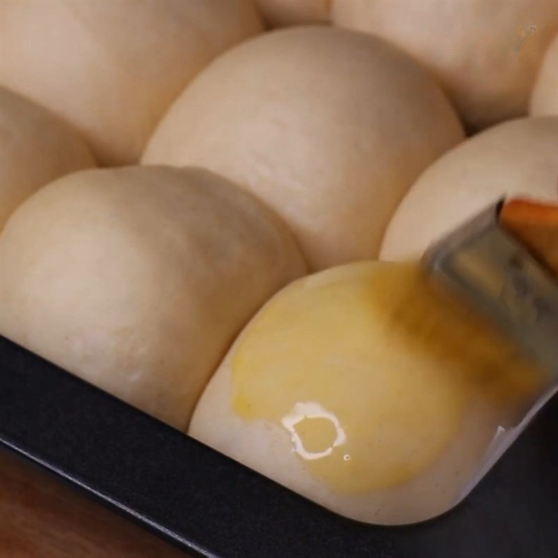 Bước 3 Nướng bánh mì ngọt Bánh mì kẹp kem