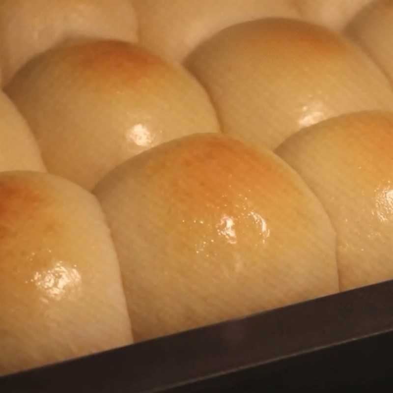Bước 3 Nướng bánh mì ngọt Bánh mì kẹp kem