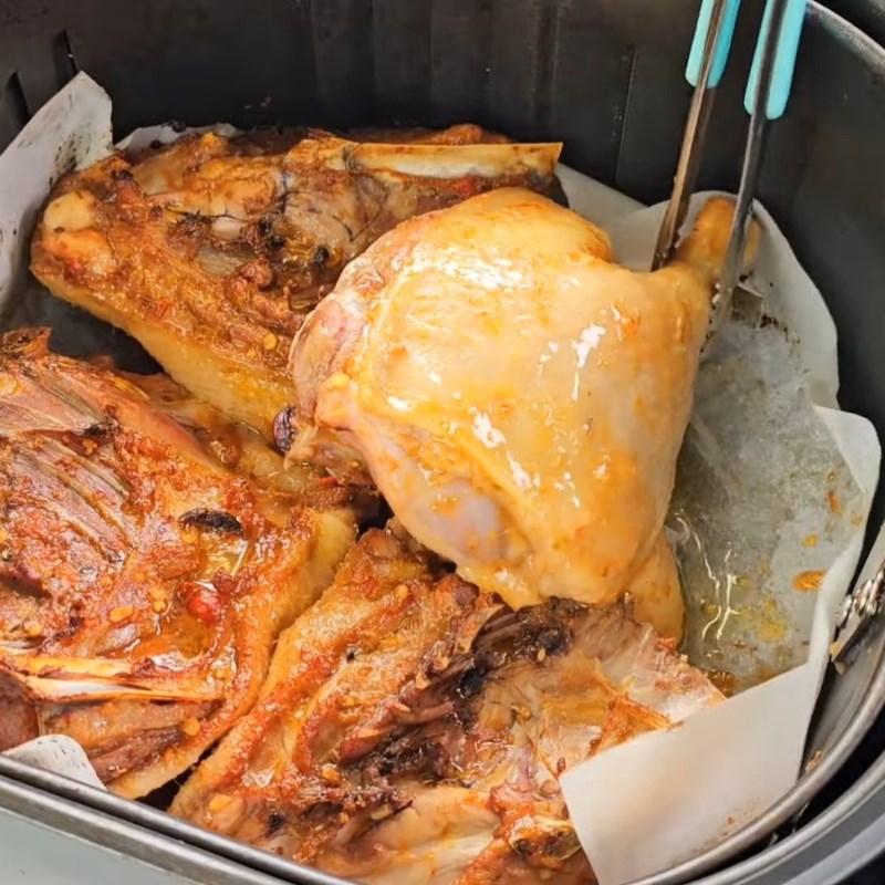 Bước 4 Nướng thịt vịt Vịt nướng chao bằng nồi chiên không dầu
