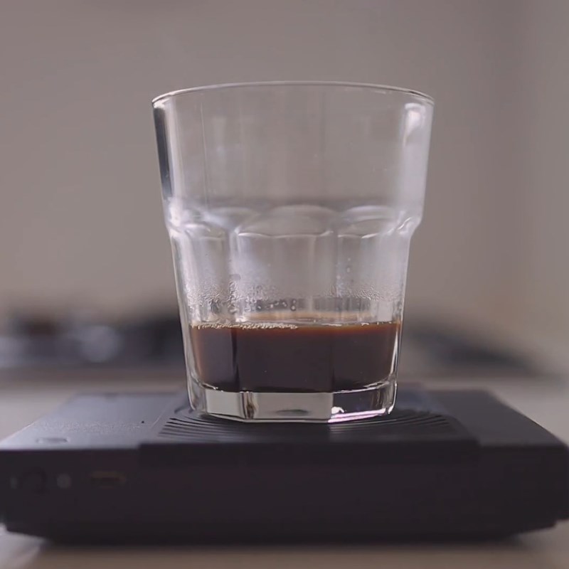 Bước 2 Pha cà phê latte Cà phê latte nóng