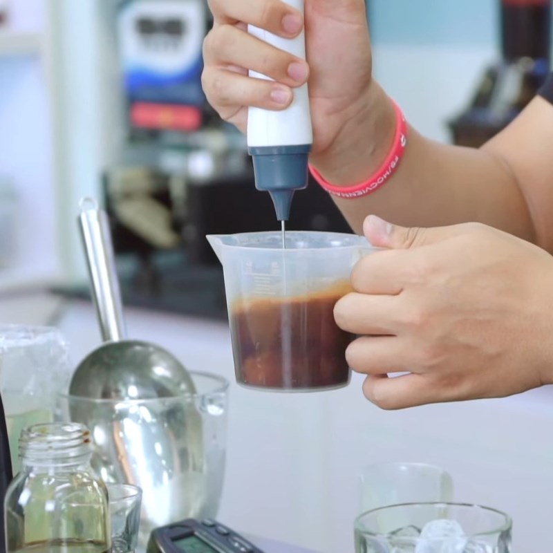 Bước 1 Pha cà phê nâu đá Cà phê nâu đá