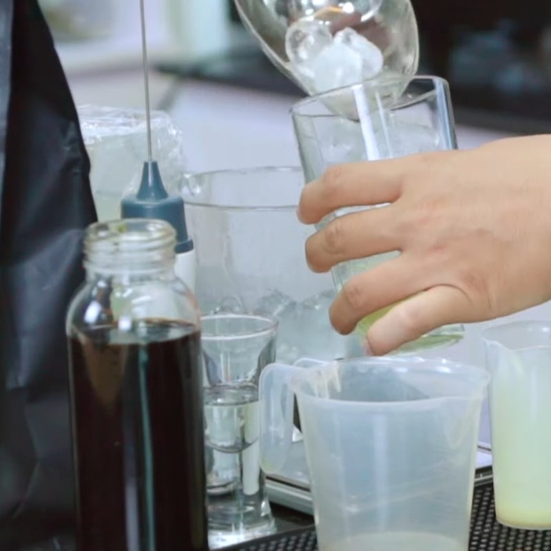 Bước 1 Pha cà phê nâu đá Cà phê nâu đá