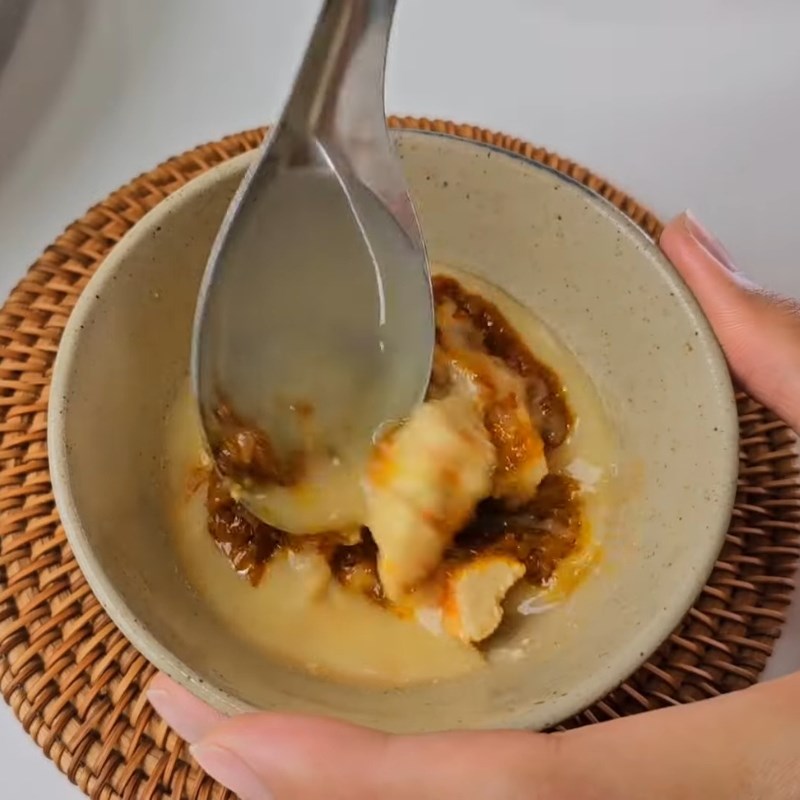 Bước 5 Pha nước chấm chao Vịt nướng chao bằng nồi chiên không dầu
