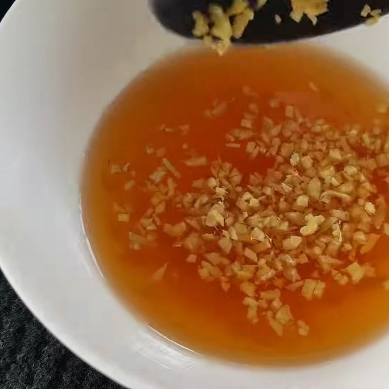 Bước 6 Pha nước chấm Miến gà măng khô