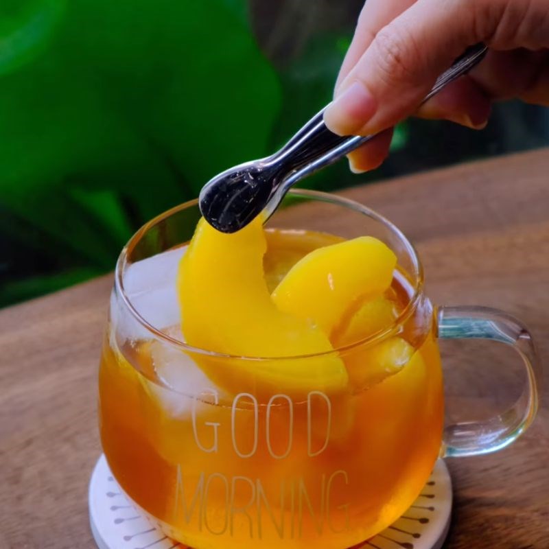 Bước 2 Pha trà đào Trà đào Phúc Long