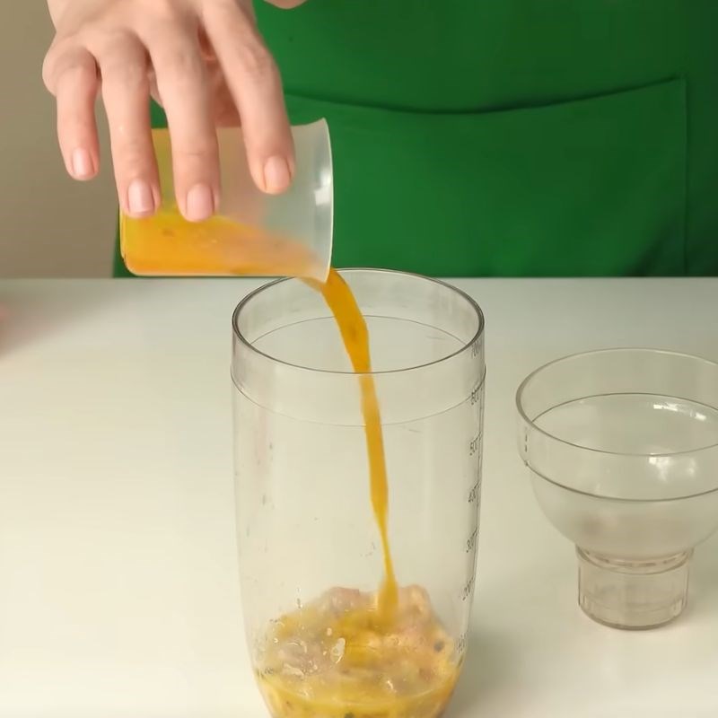 Bước 3 Pha trà măng cụt chanh dây Trà măng cụt chanh dây