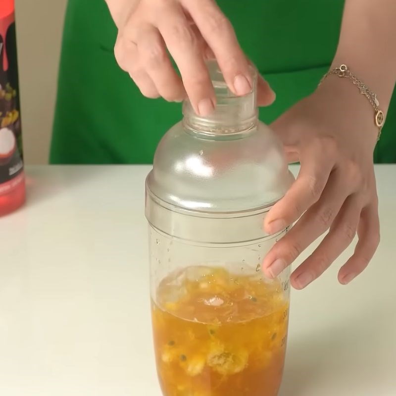 Bước 3 Pha trà măng cụt chanh dây Trà măng cụt chanh dây