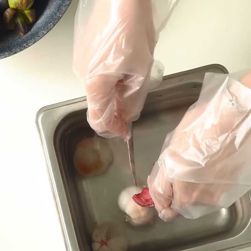 Bước 1 Sơ chế nguyên liệu Trà măng cụt chanh dây