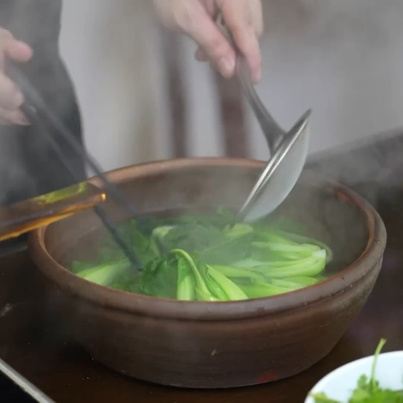 Bước 1 Sơ chế nguyên liệu Gà om nấm hương