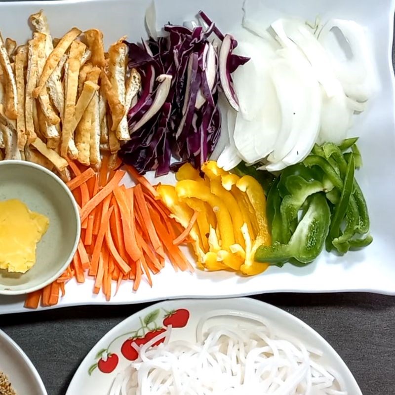 Bước 1 Sơ chế nguyên liệu Bánh canh trộn