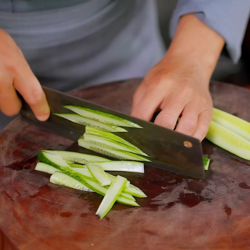 Bước 3 Sơ chế rau ăn kèm Bánh mì xá xíu