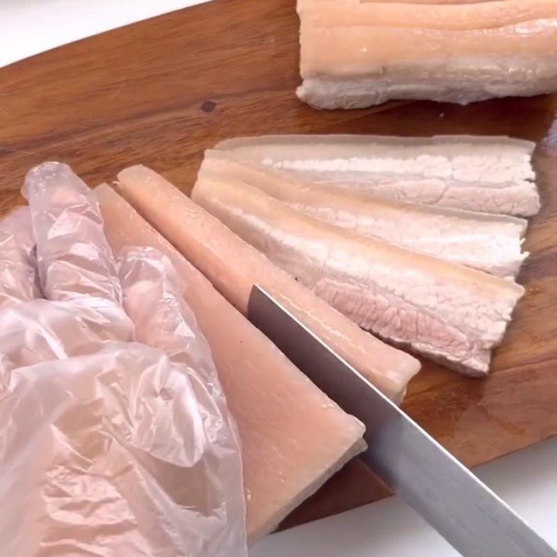 Bước 1 Sơ chế thịt ba chỉ Ba chỉ chiên giòn