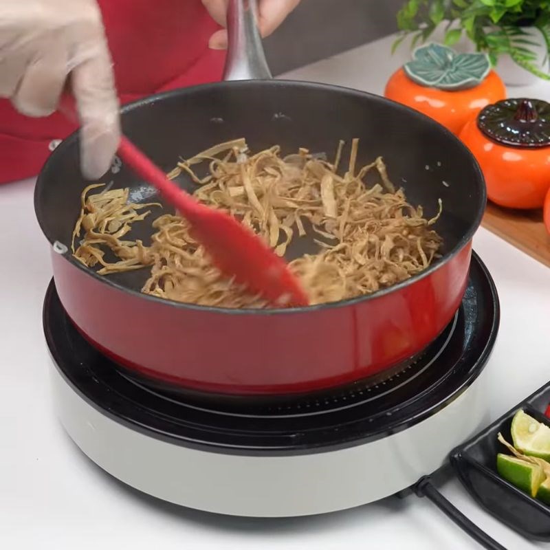 Bước 3 Sơ chế và xào măng Bún gà măng mọc