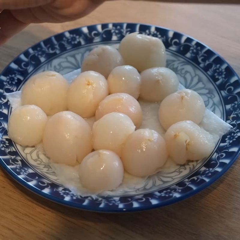 Bước 2 Sơ chế vải thiều Khúc bạch vải thiều