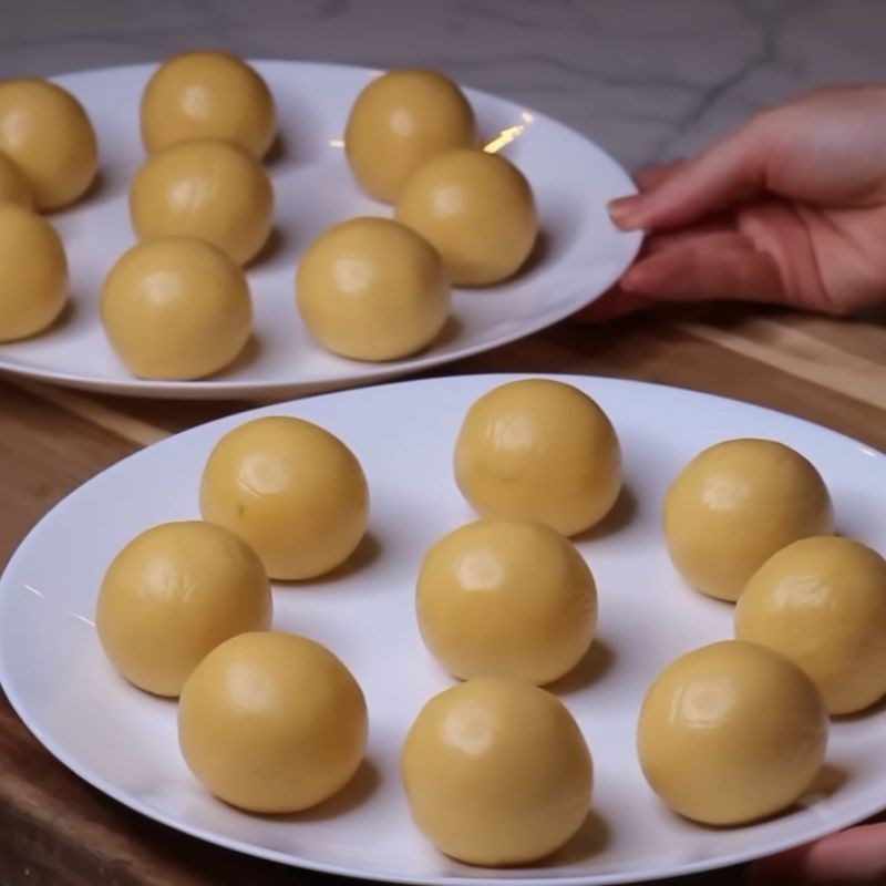 Bước 3 Tạo hình bánh Bánh trung thu mini